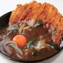 弁当箱サイズのカツに和ダシカレーが絡まったカツカレー丼1000円