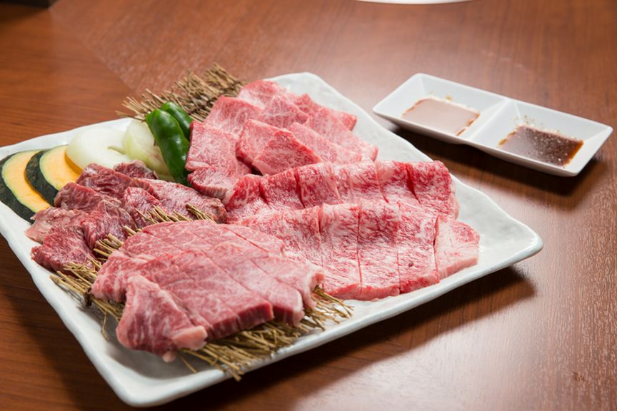 極上の食材をお値打ち価格で味わえる『特選盛り合わせ』