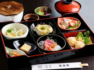 和食・割烹宝来家