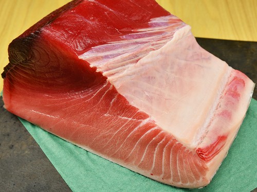 もっちりとした食感と、濃厚な味わいのある「本まぐろ」