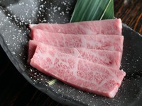 特にサシが豊かに入った部位を厳選し、一枚一枚丁寧に提供『特上カルビ』